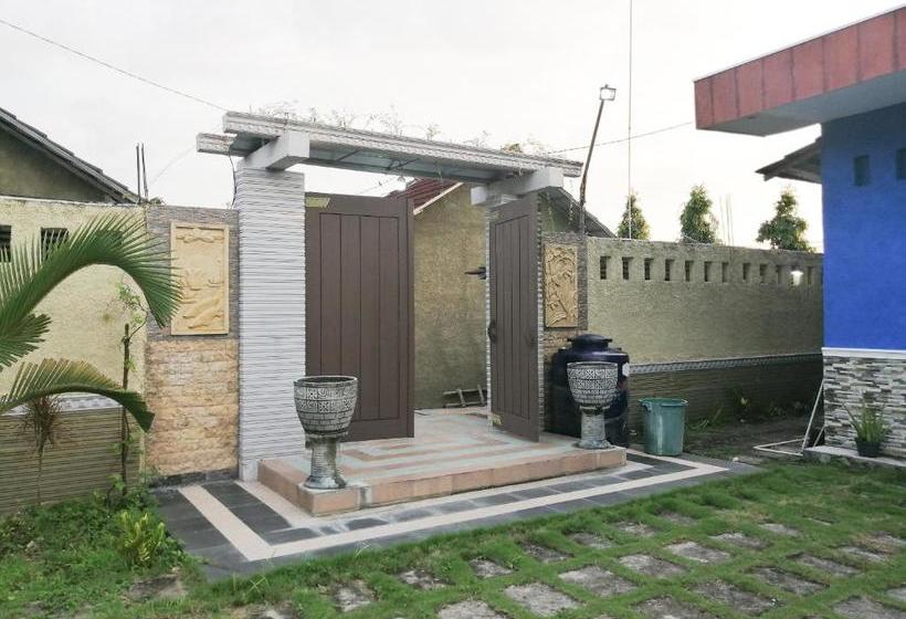 ホテル Oyo 3500 D Chandra Family