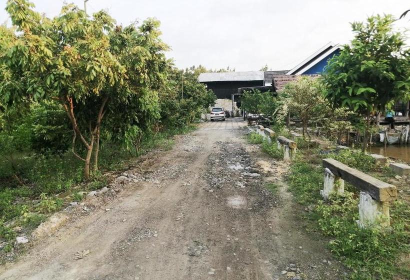 ホテル Oyo 3500 D Chandra Family