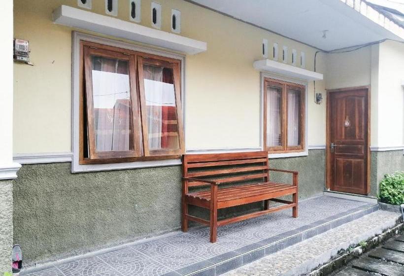 ホテル Oyo 3500 D Chandra Family