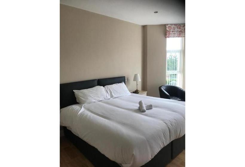 호텔 The Linen House