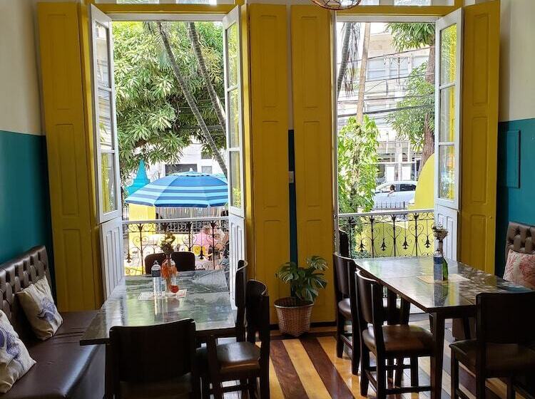 Antonieta Hostel E Bistro