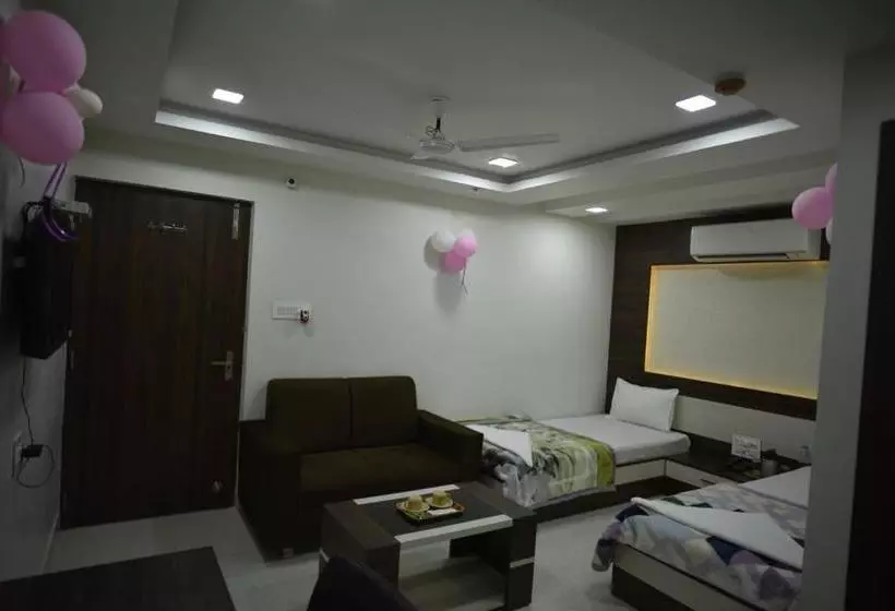 ホテル Amrit Plaza