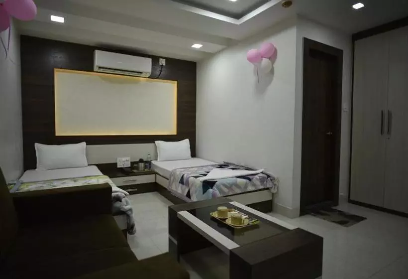 ホテル Amrit Plaza