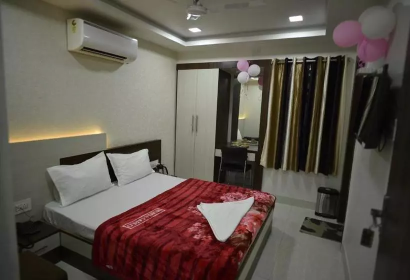 ホテル Amrit Plaza