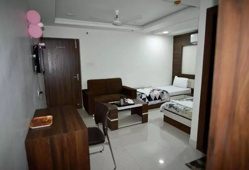 ホテル Amrit Plaza