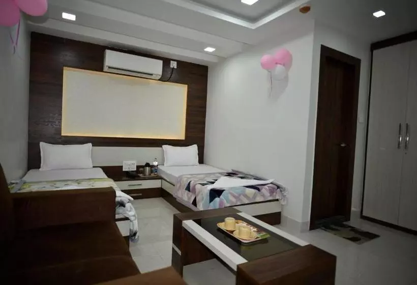 ホテル Amrit Plaza