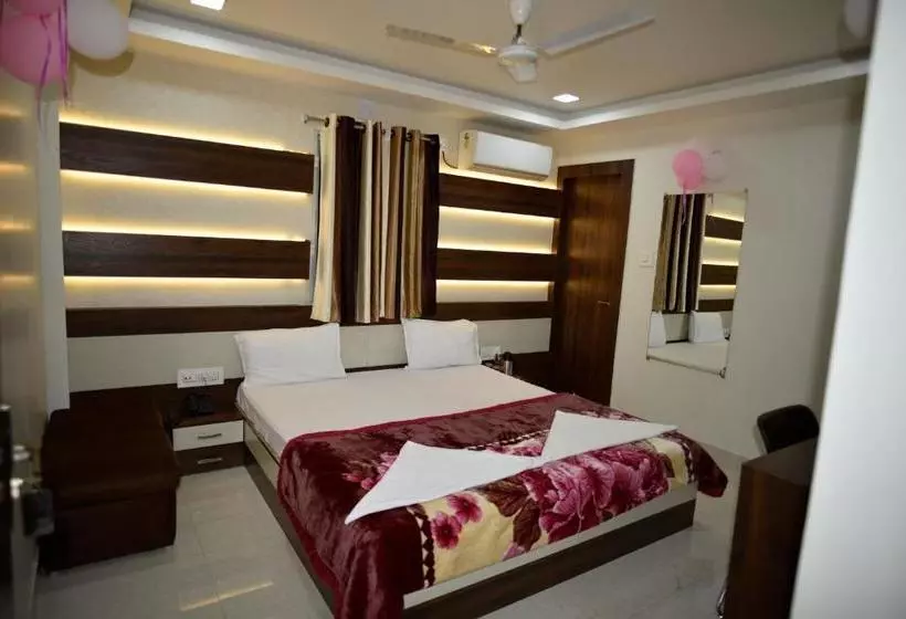 ホテル Amrit Plaza