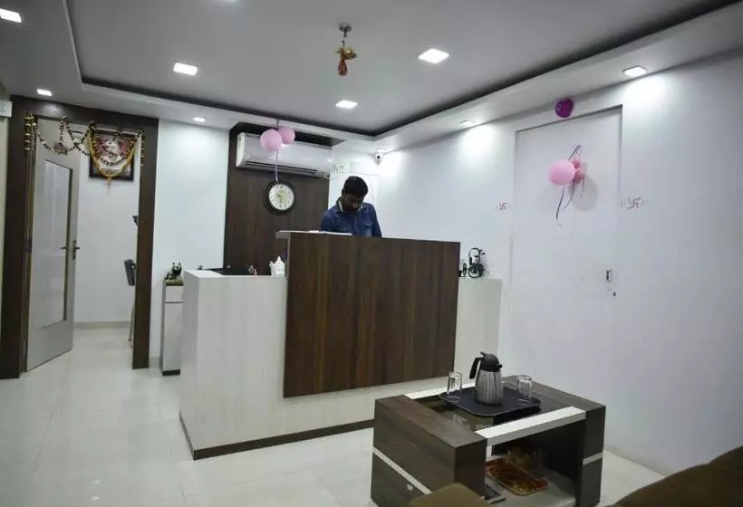ホテル Amrit Plaza