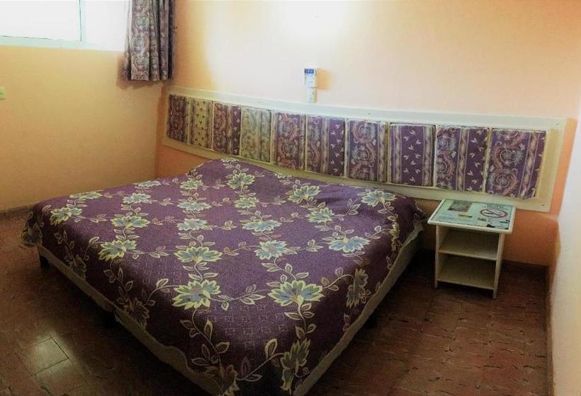 ホテル Chan Santa Cruz