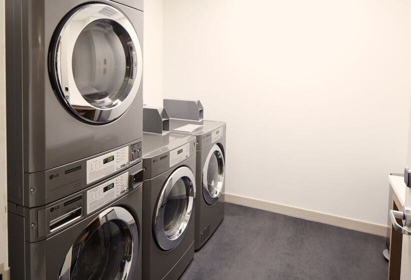 هتل Element Asheville Downtown