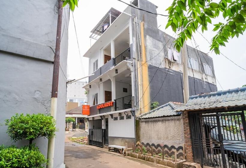 Hotel Koolkost Near Universitas Pancasila