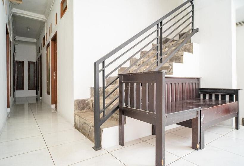 Hotel Koolkost Near Universitas Pancasila