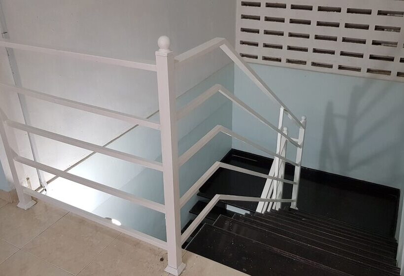 هتل Oyo 89998 Thank Q Inn 2