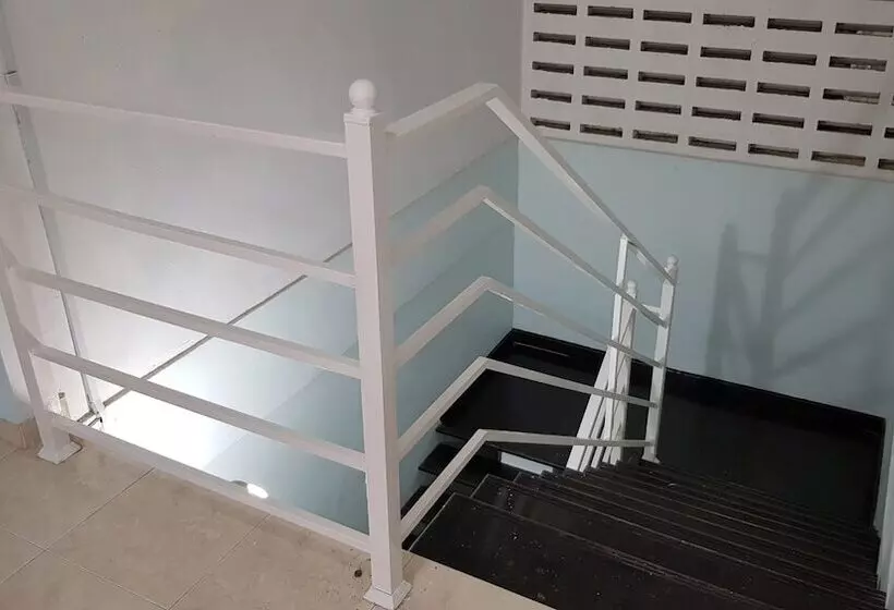 Hotelli Oyo 89998 Thank Q Inn 2