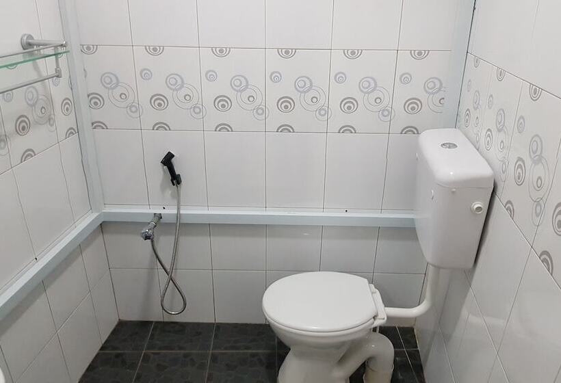 هتل Oyo 89998 Thank Q Inn 2