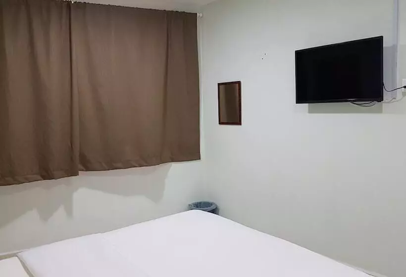 Hotelli Oyo 89998 Thank Q Inn 2