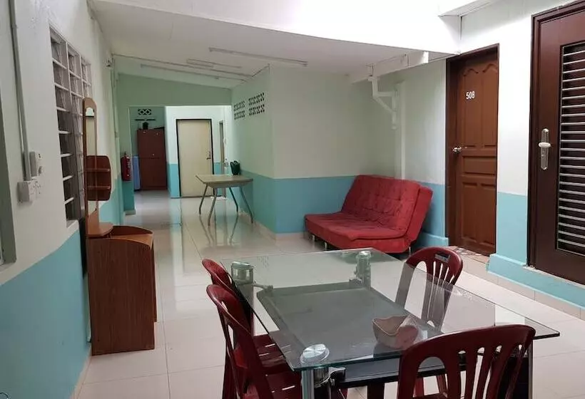 Hotelli Oyo 89998 Thank Q Inn 2