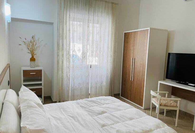 ペンション Ideal Rooms