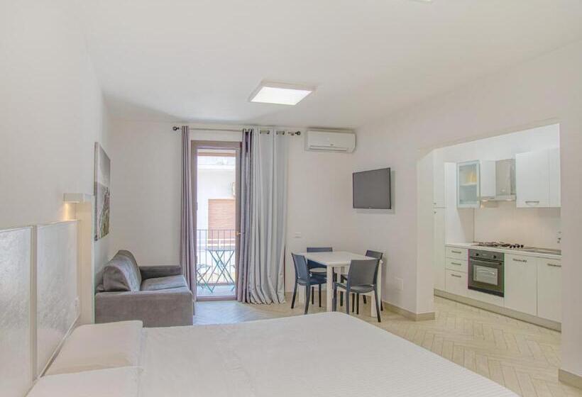 ペンション Ideal Rooms