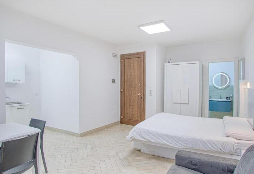 ペンション Ideal Rooms