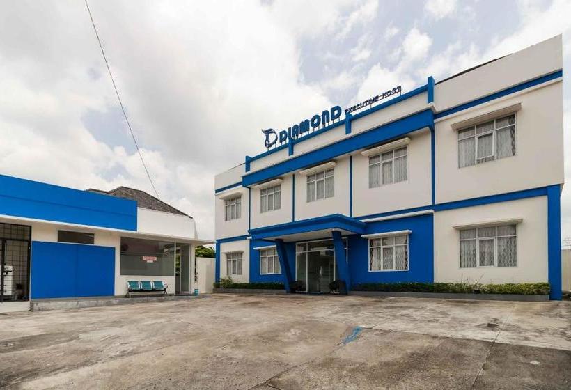 Pension Reddoorz Near Simpang Patal Palembang