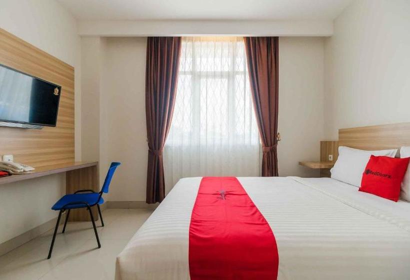 Pension Reddoorz Near Simpang Patal Palembang