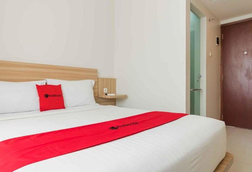 Pension Reddoorz Near Simpang Patal Palembang