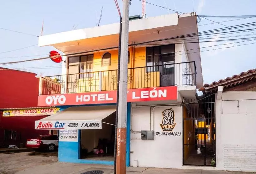 هتل D Leon