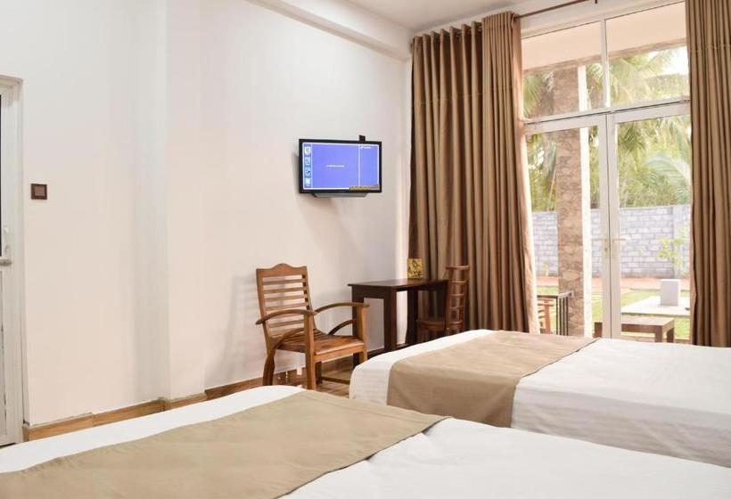 בית מלון כפרי Monarch Residence