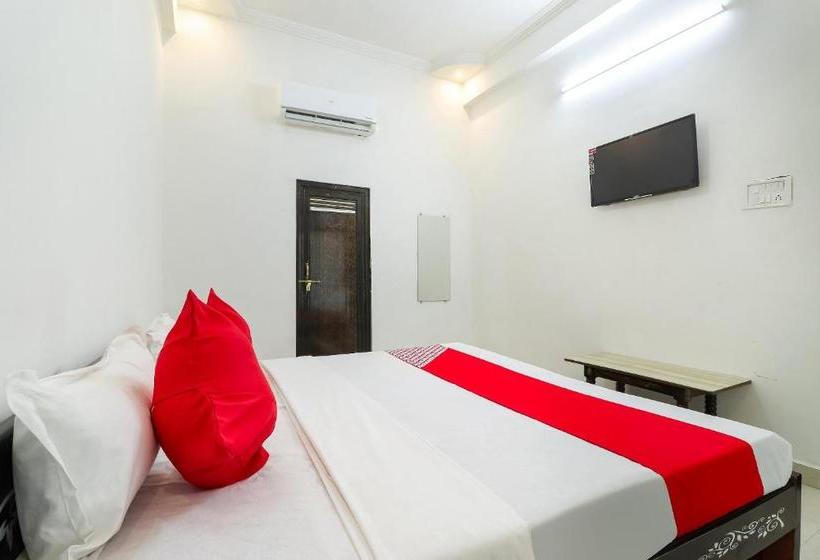 هتل Oyo 71363 Baba Vishwanath Kripa