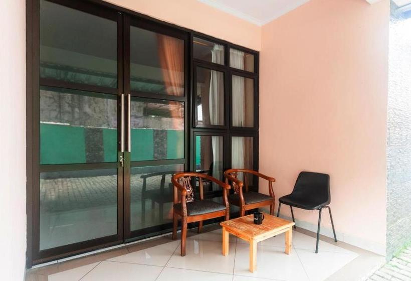 בית מלון כפרי Oyo Life 3162 Raihan Residence