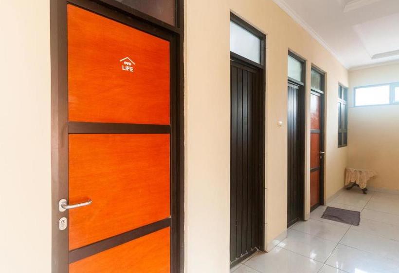 בית מלון כפרי Oyo Life 3162 Raihan Residence