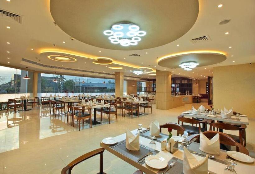 فندق Tribute Royale