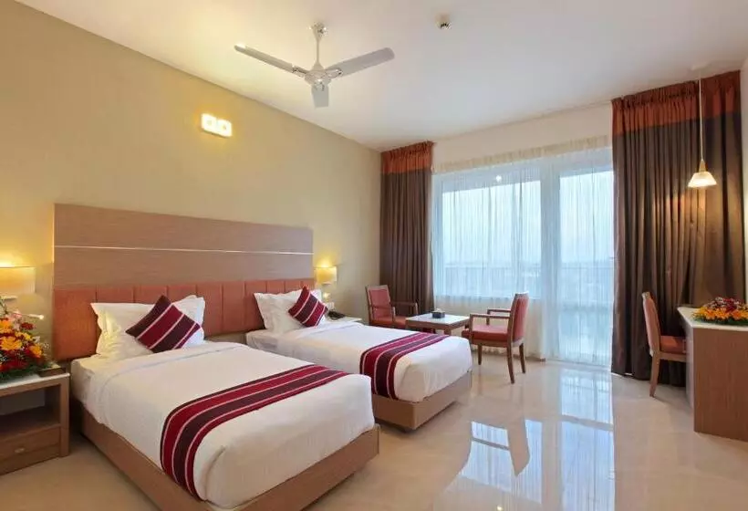 Hotelli Tribute Royale