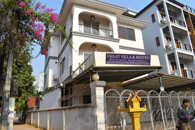 هتل Violet Villa And Restro