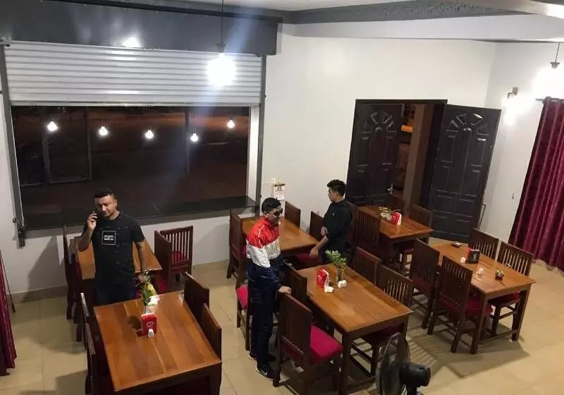 هتل Violet Villa And Restro