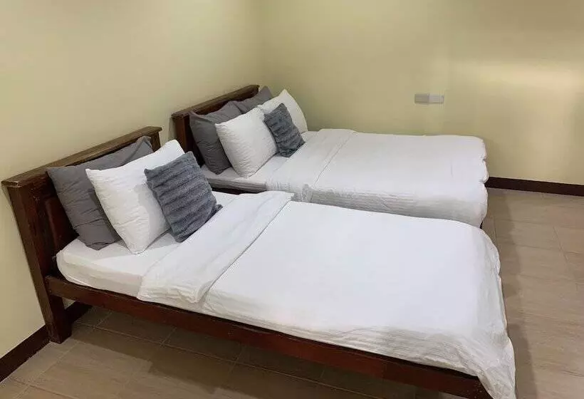 Mactan Seahorse Beach Resort   Hostel