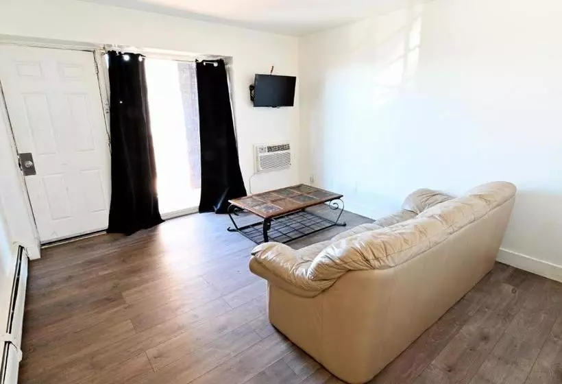 مُتل Summit View Inn