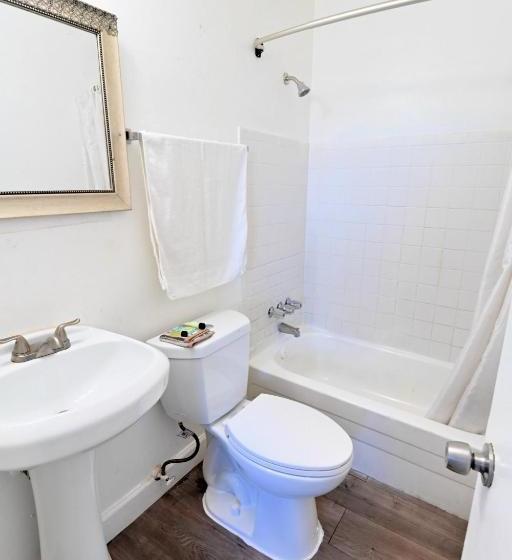 فندق على الطريق Summit View Inn