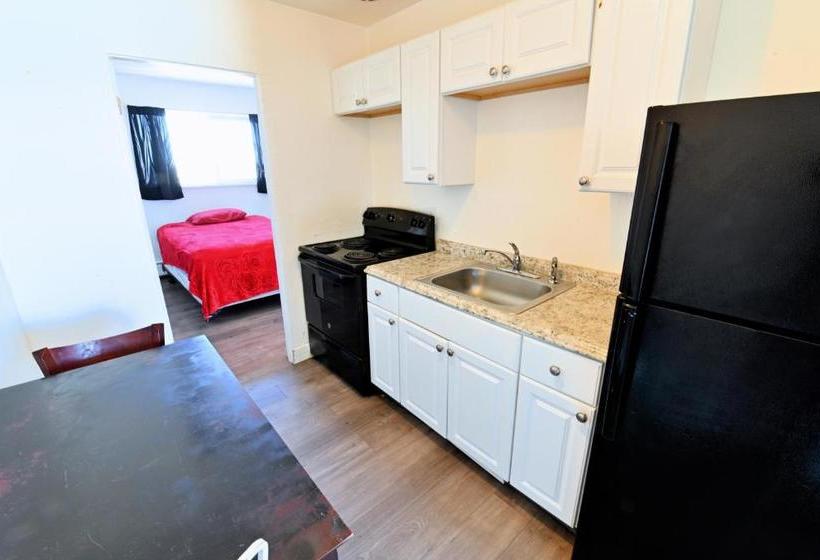 فندق على الطريق Summit View Inn