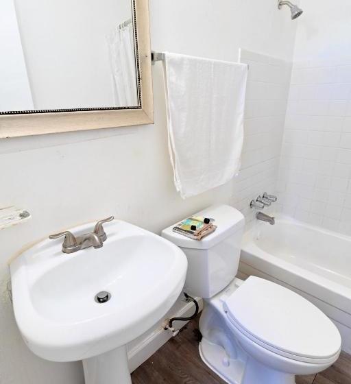 فندق على الطريق Summit View Inn