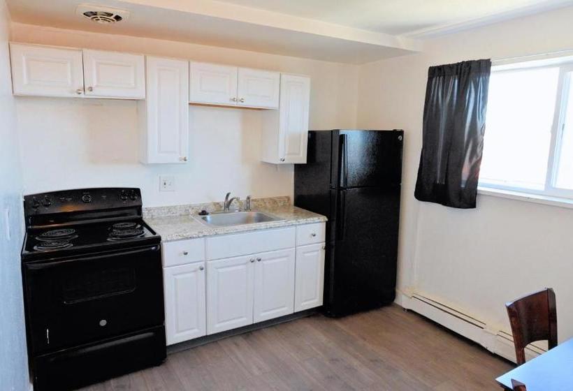 فندق على الطريق Summit View Inn