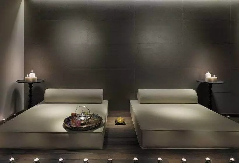 호텔 H10 White Suites