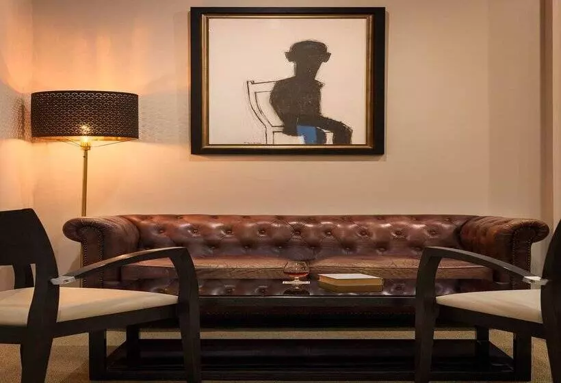 호텔 H10 White Suites