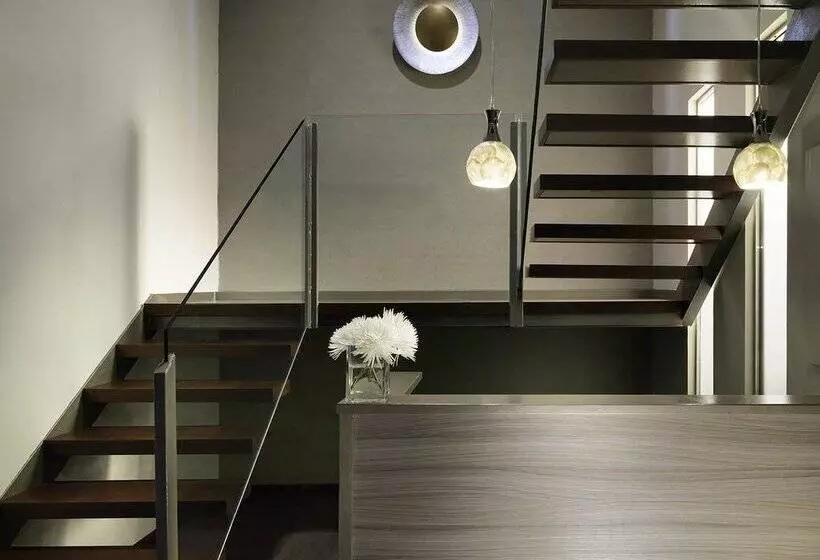 호텔 H10 White Suites