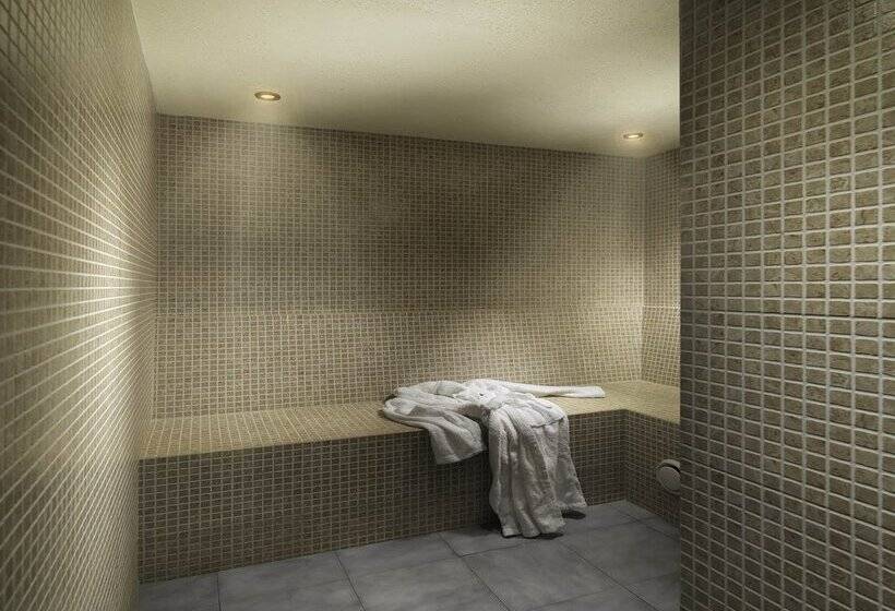 Отель H10 White Suites