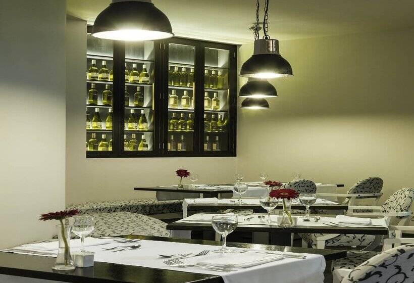 Отель H10 White Suites