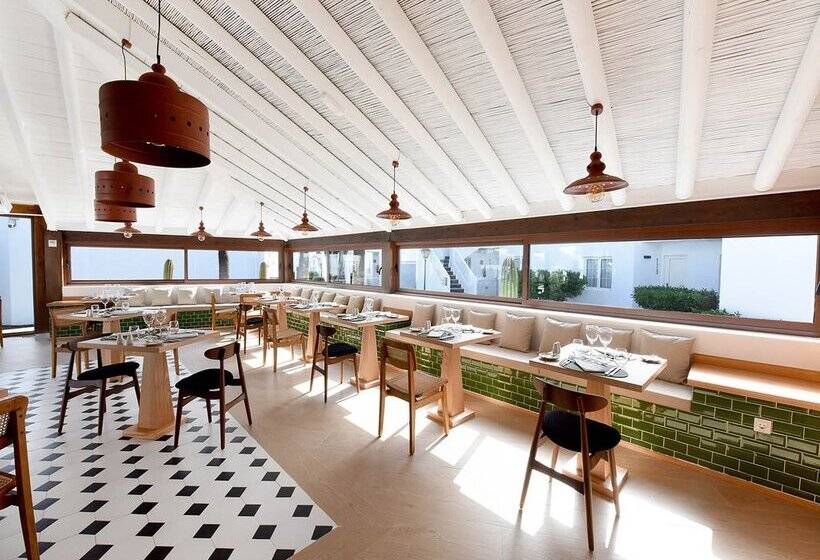 Отель H10 White Suites