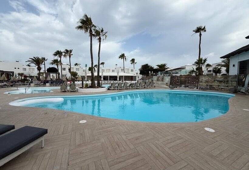 Отель H10 White Suites