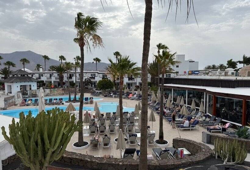 Отель H10 White Suites